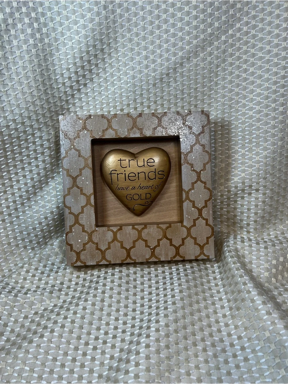 DEMDACO True Friends Have a Heart of Gold Shadow Box Wall Decor 2014